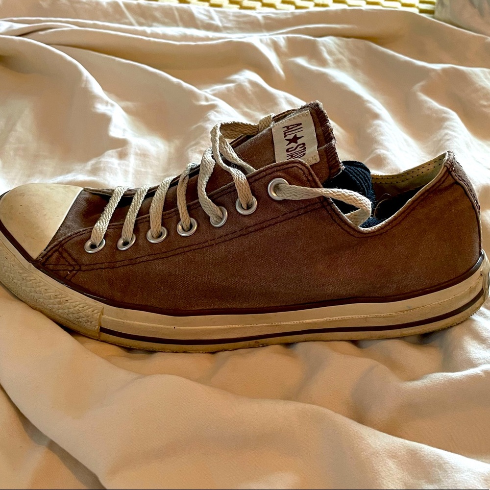CONVERSE canvas all star lows. Brown size 9.